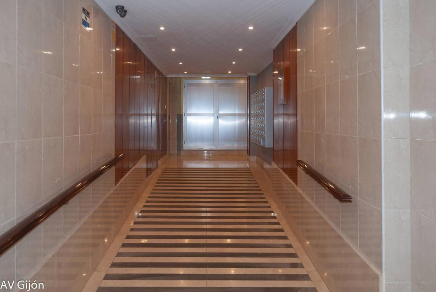 Av Premio Real 16 Apartment Gijón Exterior foto